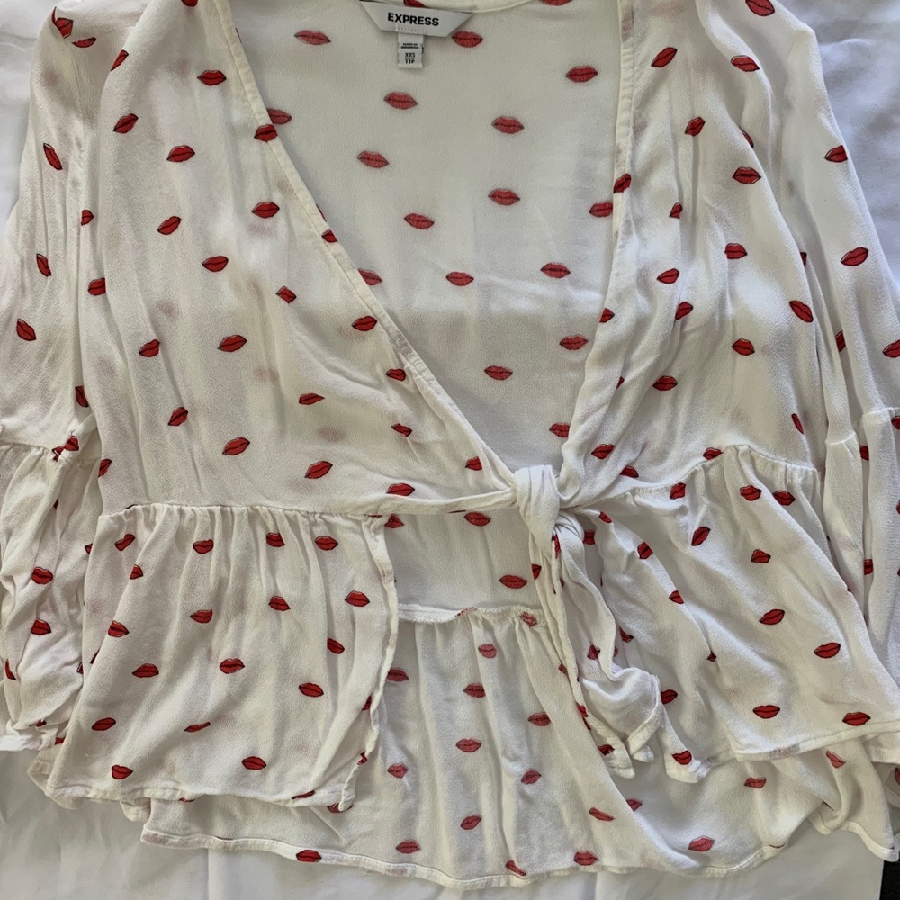 Express lips blouse
